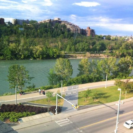 Amicable, Cozy, High Speed Internet, Sleeps 2 Riverview Downtown Apartment YYC Kültér fotó