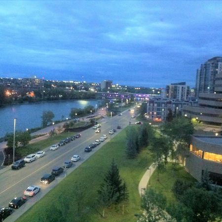 Amicable, Cozy, High Speed Internet, Sleeps 2 Riverview Downtown Apartment YYC Kültér fotó