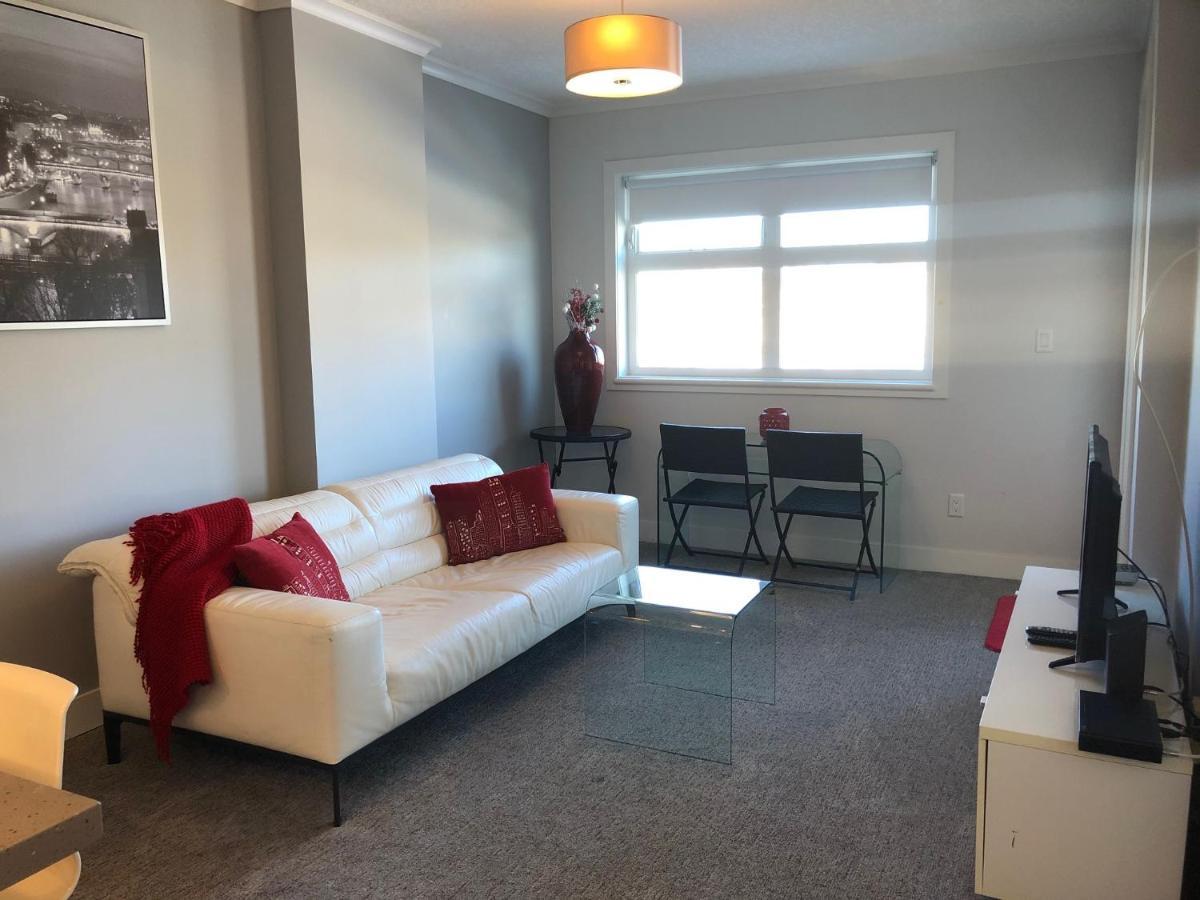 Amicable, Cozy, High Speed Internet, Sleeps 2 Riverview Downtown Apartment YYC Kültér fotó
